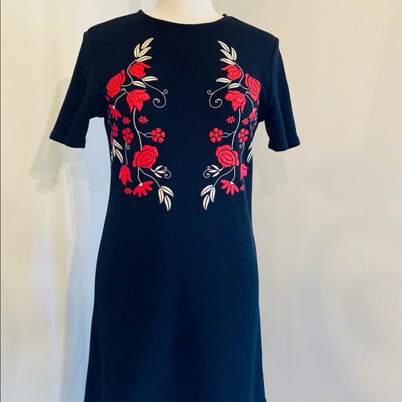 L.N.V Black Dress with front floral textures print - Picture 4 of 6